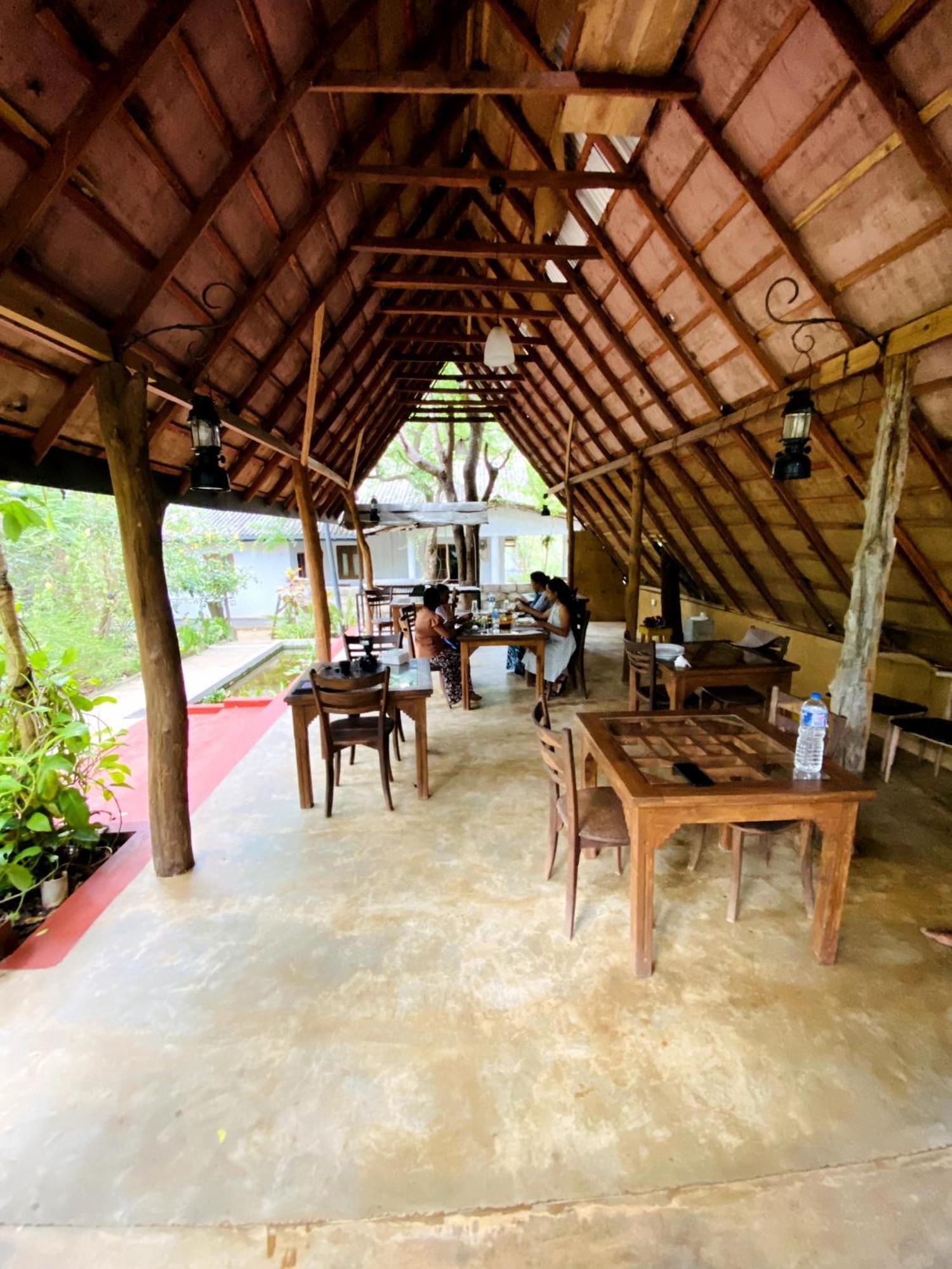 Weaver Bird Villa Habarana Exterior photo